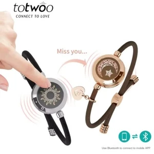 Totwoo Long Distance Touch Bracelets - Light Up & Vibrate, for Couples, UK Stock - Picture 1 of 12