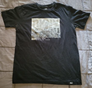 DKNY 1989 Black/White Logo Brand City Graphic Tee Boys Youth T-Shirt M 10/12 - Picture 1 of 4