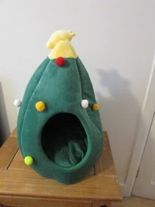 Brand New Velour Xmas Cat Bed - Picture 1 of 1