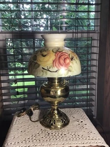 Nice Antique Bradley Hubbard Brass Converted To Electric Lamp W/signed  Shade - Picture 1 of 10