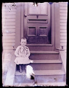 ONE (1) LATE 1800s GLASS NEGATIVE, RUSSELL McQ. NO. 2, as seen the pictures. - Picture 1 of 4