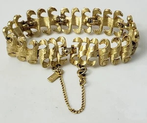 Vintage Monet Textured Goldtone Gold Tone 7" Panel Bracelet Signed 1990s 1980's - Picture 1 of 6