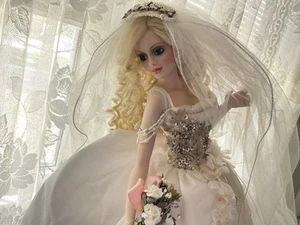 Ashton Drake SILVER PRELUDE BRIDE DOLL - Picture 1 of 20