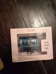 Étui pro airpods cuir gaufré Kate Spade nœud croco - Photo 1 sur 4