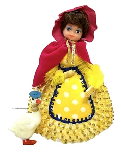 MUÑECA DE 4 PULGADAS VINTAGE WALCO LIL MISSY MADRE GANSO CON CUENTAS LENTEJUELAS - Imagen 1 de 4