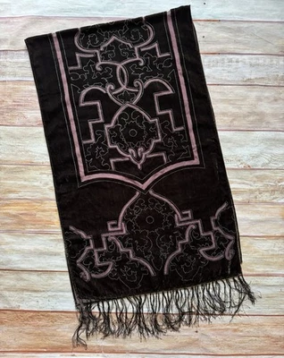 Xale ou cachecol burnout com franjas corte a laser veludo marrom art déco - 20 x 64" - Imagem 1 de 4