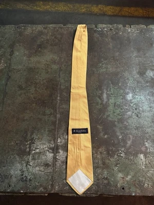 Corbata Brooks Brothers Clásica Dorada Elegancia Sólida Lujosa Fabricante Sofisticada Foto 1 de 4