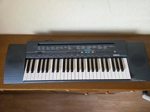 Yamaha PSR-100 Keyboard Sehr Guter Zustand - Bild 1 von 18