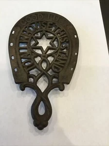 Antique Cast Iron Trivet Horseshoe Good Luck To All Who Use This Stand 3 Footed  - Picture 1 of 5