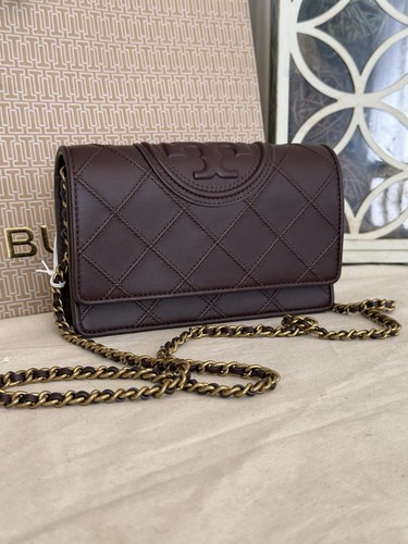 448! Portafoglio nuovo TORY BURCH FLEMING CATENA MORBIDA colore ALBAROSSA