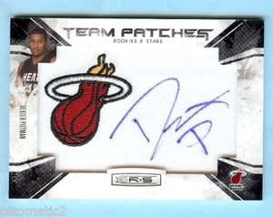 2010-11 PANINI R&S DEXTER PITTMAN TEAM PATCHES AUTOGRAMM #446/455 - Bild 1 von 1