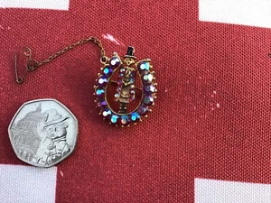 Vintage Welsh Wales Lady Pin Badge Brooch - Picture 1 of 2