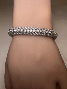Brazalete de tenis de diamantes redondos con bisel natural de oro blanco de 18 quilates ~10,0 cttw - Imagen 1 de 7