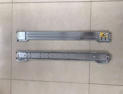 Kit guida rack usato SuperMicro Computer MCP-290-00053-0N MCP-290-00057-0N - Immagine 1 di 3