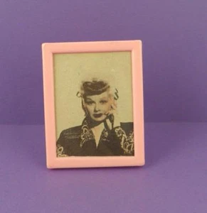 Lucille Ball - Original Vintage Miniature Picture in Plastic Stand Up Frame - Imagen 1 de 1