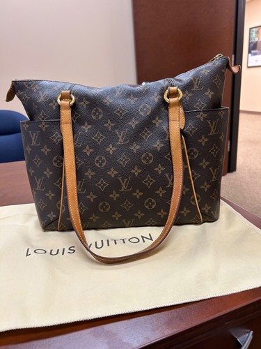 LOUIS VUITTON（LV） Borsa Louis Vuitton Totalmente MM Monogram in tela