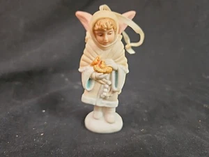 1997 Hallmark Ornament Angel Friend Holding Bird Nest - Picture 1 of 6