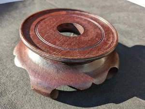 Antique/Vtg Chinese Hand Carved Reddish Wood Vase Stand 4.75” In Diameter - Picture 1 of 6