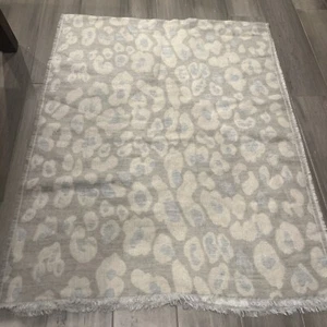 Ann Taylor Loft Leopard Cheetah Print Acrylic Blend Scarf New Soft - Picture 1 of 4