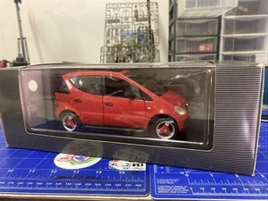 MAISTO SPECIAL EDITION MERCEDES BENZ A-KLASSE MASSSTAB 1/18 ROT  - Bild 1 von 6