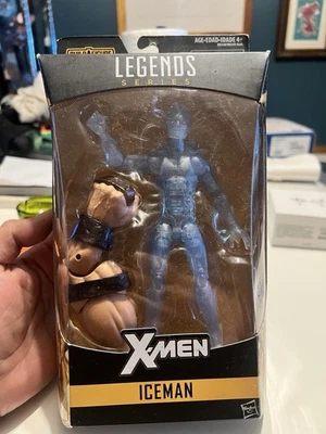 Boneco de ação Marvel Legends: X-men’s ICEMAN com braço Juggernaut BAF - Imagem 1 de 4