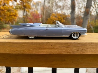 Danbury Mint Limited Edition 1960 Cadillac Eldorado Biarritz 1:24 #439/5000 - Image 1 of 4