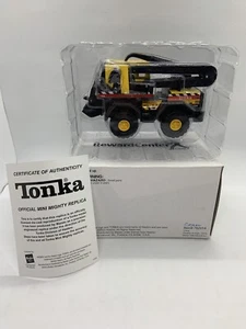 NIB Tonka Mighty Mini #758 Crane Maisto Hasbro 4" Diecast 2003 762914 - Picture 1 of 7