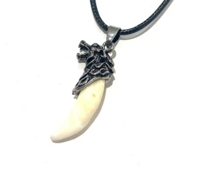 Collar Cabeza de Lobo con Garra Blanca Cadena Colgante Acero Inoxidable 16" Foto 1 de 2