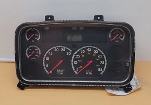 2011 FREIGHTLINER B2 USED INSTRUMENT CLUSTER P#1055160 - Picture 1 of 7