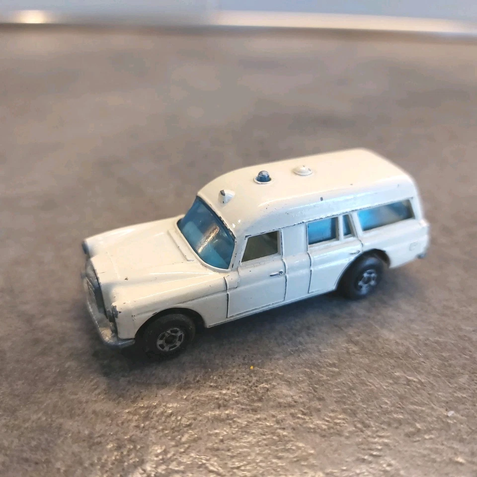 Matchbox Superfast N. 3 Mercedes Benz Ambulance Binz  England 1970 Lesney - Immagine 1 di 4
