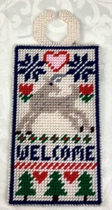 COLGADOR DE PUERTA "BIENVENIDO" Needlepoint reno - copos de nieve - árboles lona de plástico - Imagen 1 de 3