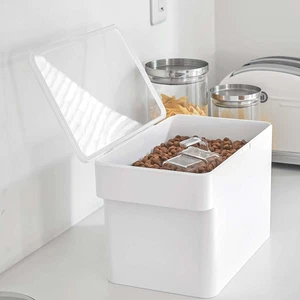 Yamazaki Tierfutterbehälter weiß 6L Box für Hund Katze Trockenfutter bis 3,5kg  - Bild 1 von 8