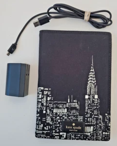Pacchetto custodia Barnes & Noble Nook Color 8 GB Wi-Fi 7" BNRV200 e Kate Spade - Foto 1 di 13