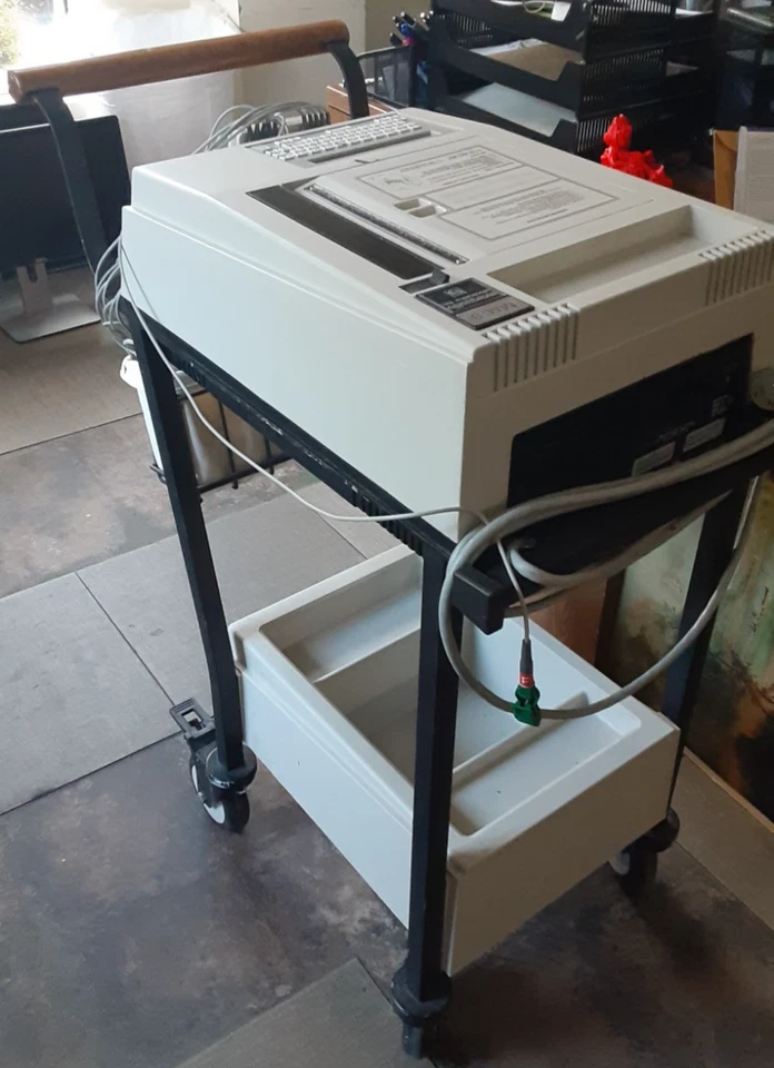 Máquina y carro de ECG Marquette MAC 6 Foto 1 de 4