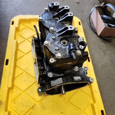 Motor Yamaha Wave Runner Raider Venture Super Jet XL GP 700 701 62t fabricante de equipamento original - Imagem 1 de 4