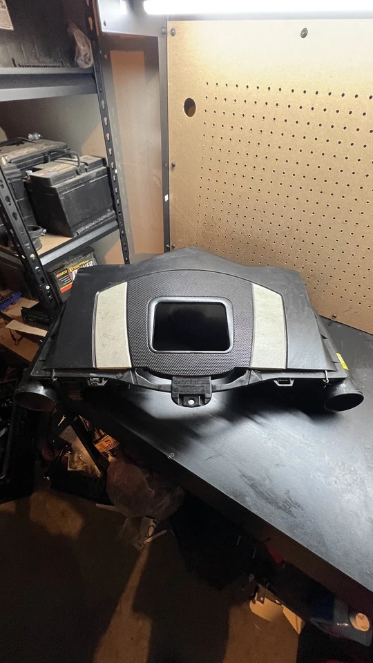 2008 - 2011 Mercedes Benz C Class W204 C300 Engine Motor Cover Intake Cleaner - Image 1 of 4