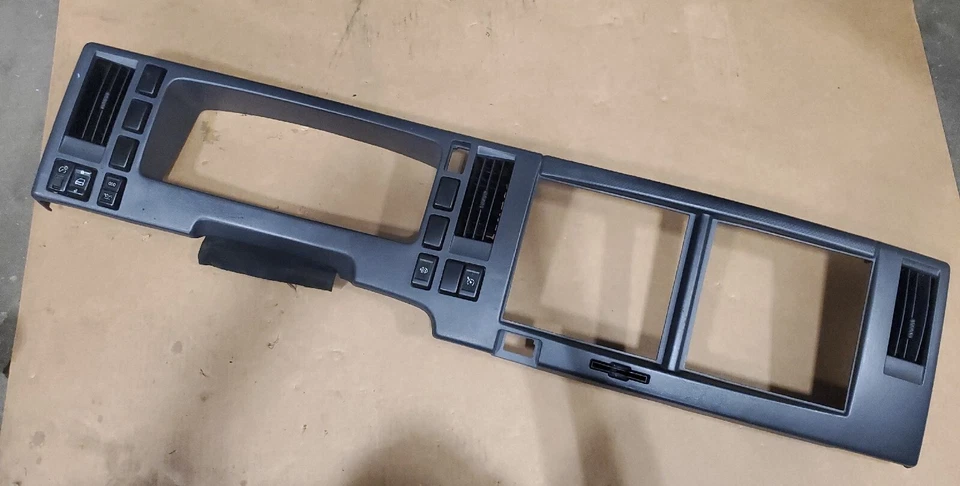 Borde de racimo envolvente OEM NPR ISUZU 2011  Foto 1 de 4