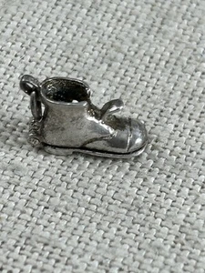 DE COLECCIÓN Plata Apertura Bota Dije con Esmalte Novia y Novio RARO - Imagen 1 de 8