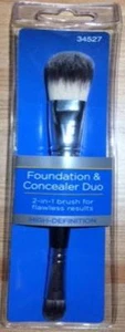 High-Definition Foundation & Concealer Duo Brush - Bild 1 von 1