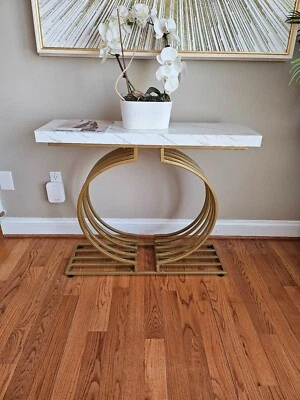 ✨ Mesa consola moderna dorada y mármol sintético - $495 Foto 1 de 2