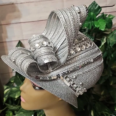 Elegante sombrero plateado para mujer Ms. Divine Designer Collection Foto 1 de 4