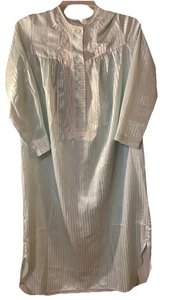 Vintage Miss Elaine Nachthemd Gr. Medium mintgrün bestickt Blumen Spitze lang - Bild 1 von 6