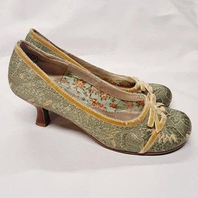 Raro De Colección Años 90 y2k Mudd Talla 7 Victoriano Brocado Terciopelo Grueso Tacón Bomba Grunge Arco Foto 1 de 4