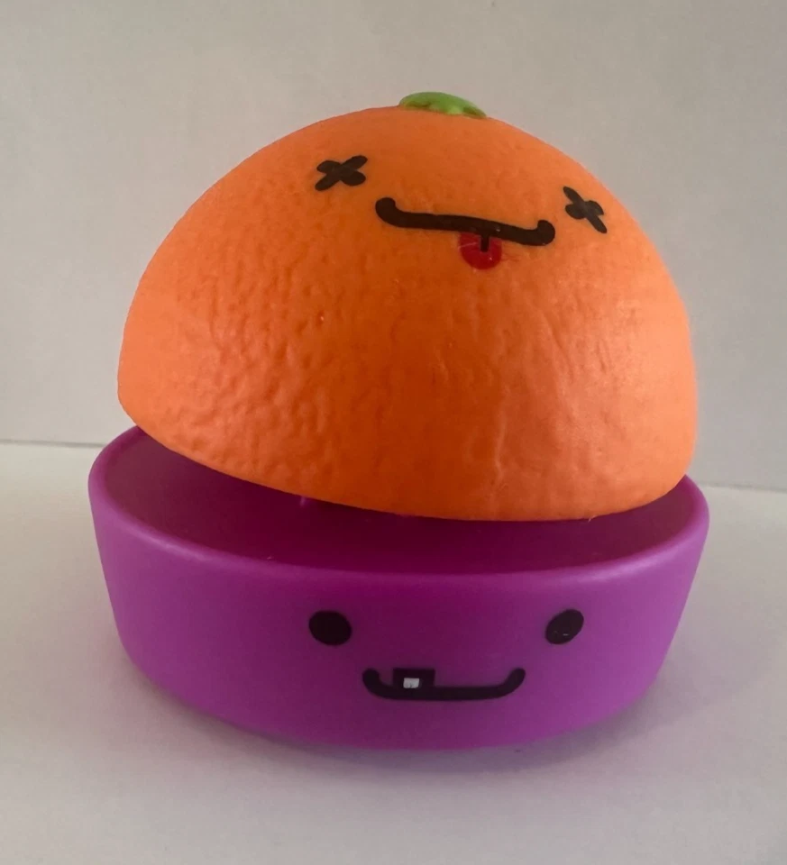 Kidrobot BFFS Love Hurts Series 4 O.J. & Judy 2/24 Vinyl Figure EUC - Image 1 of 4