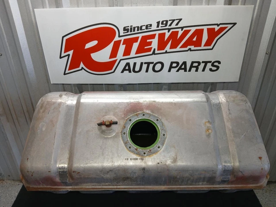 78-82 CORVETTE C3 FUEL TANK ASSEMBLY 00457999 - Image 1 of 4