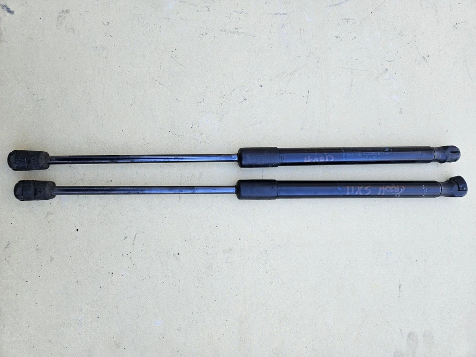 BMW X5 2011 capó soportes elevadores  Foto 1 de 1