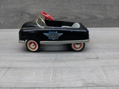 DRAG SPECIALTIES Crown Premiums 1948 BMC Convertible PEDAL CAR BANK Foto 1 de 4