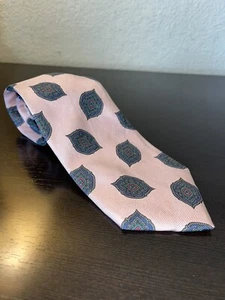 Jos. A. Bank Executive Collection 100% silk men's tie Pink With Medallions - Picture 1 of 6