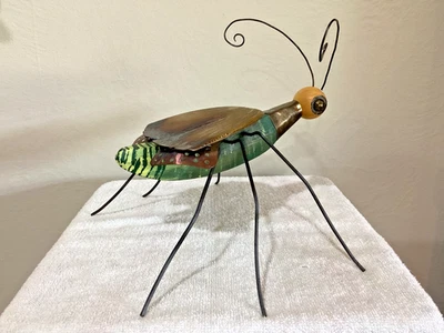 Increíble escultura artística de polilla de madera y metal hecha por artista, firmada y fechada Foto 1 de 4