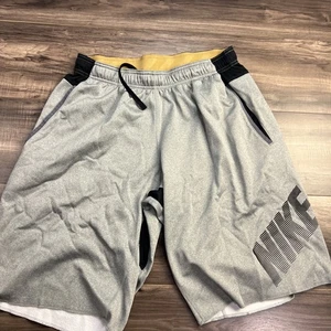 Nike Shorts Herren Large Grau Training Standard Thermo - Bild 1 von 9